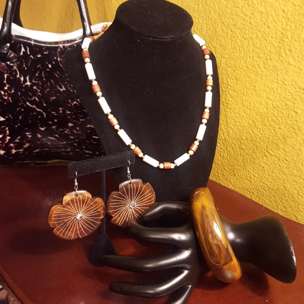 Vintage 3 piece wood jewelry set
